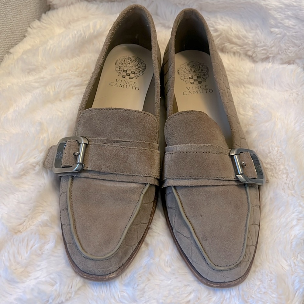 Vince Camuto tan loafers size 8.5